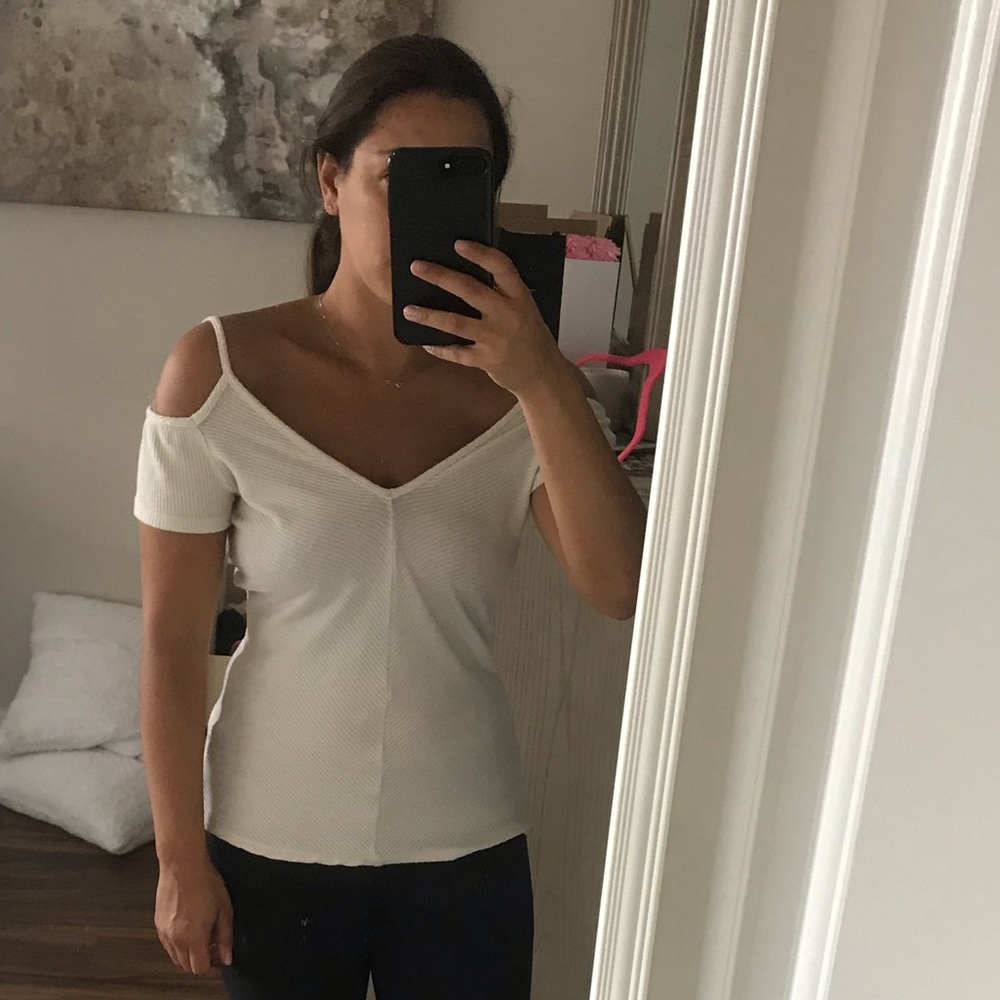 Design lab short sleeve off the shoulder shirt